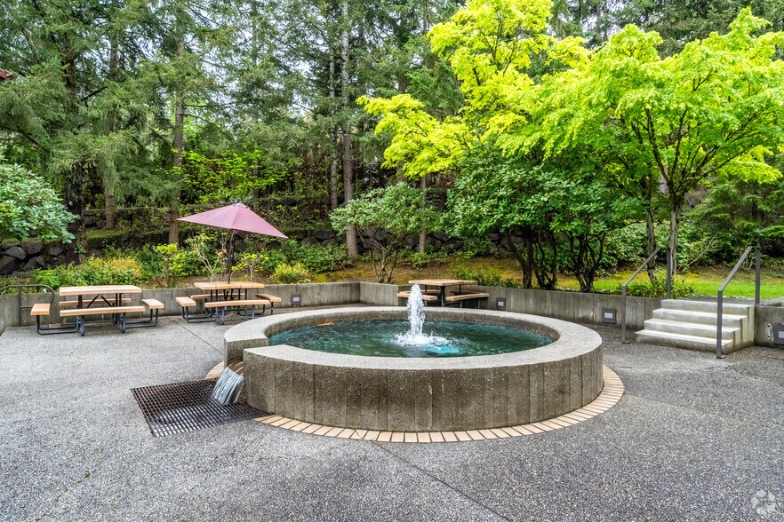 More Photos Of 15325 SE 30th Pl, Bellevue Unknown For Lease