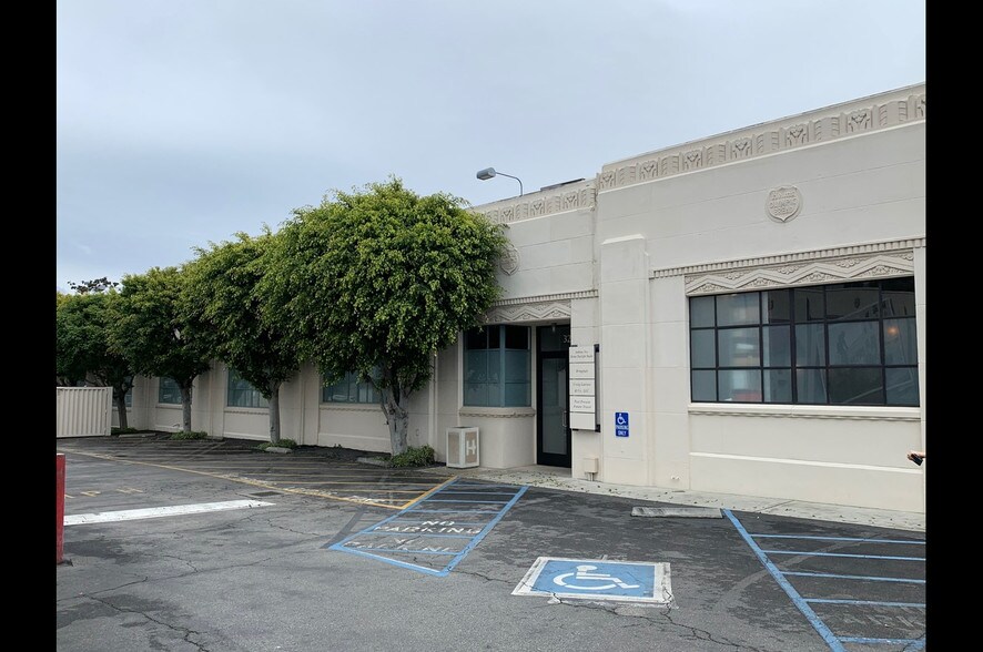 More Photos Of 3221 Hutchison Ave, Los Angeles Office For Lease