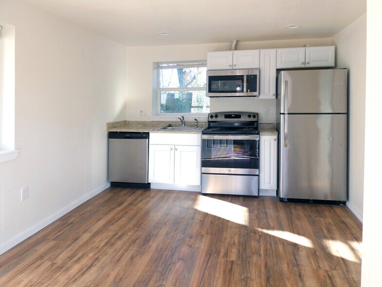 More Photos Of 2451-2473 Trade St SE, Salem Apartments For Sale