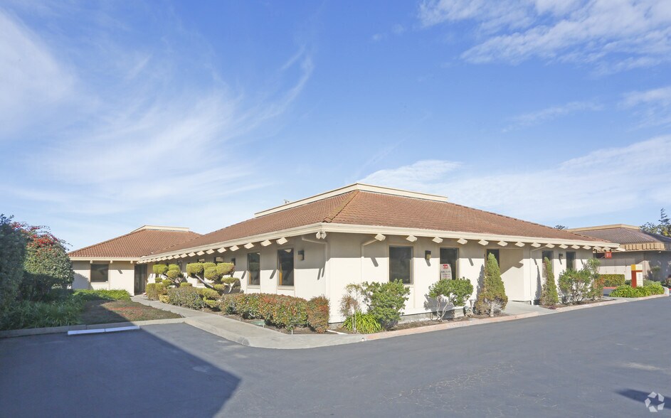Primary Photo Of 911-915 Blanco Cir, Salinas Office For Lease