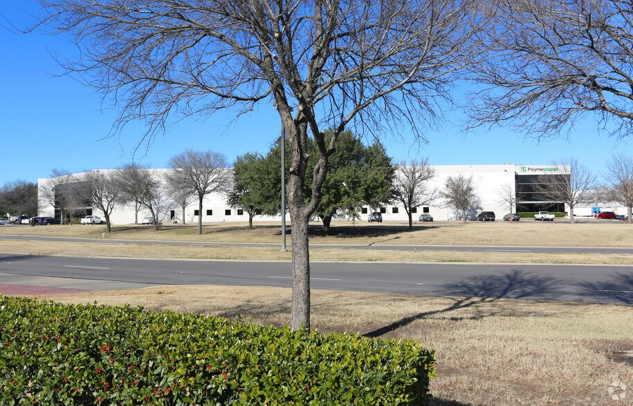 Primary Photo Of 600 S Royal Ln, Coppell Distribution For Lease