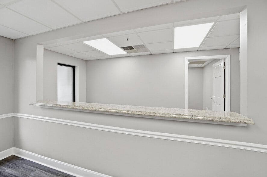 More Photos Of 4753-4759 Cornell Rd, Blue Ash Medical For Sale