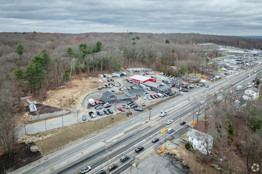 More Photos Of 1097 Eddie Dowling Hwy, North Smithfield Service Station For Sale