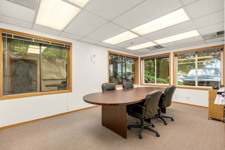 More Photos Of 1524 Market St, Kirkland Office For Lease