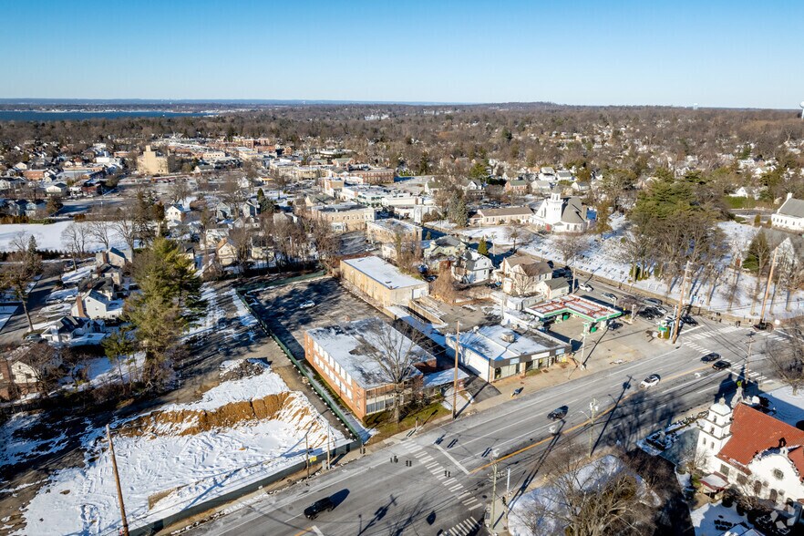 More Photos Of 1295 Northern Blvd, Manhasset Office For Lease