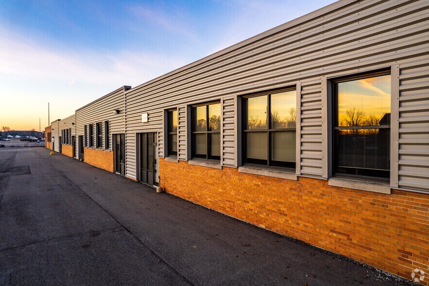 More Photos Of 11699 Brookpark Rd, Parma Office Residential For Lease