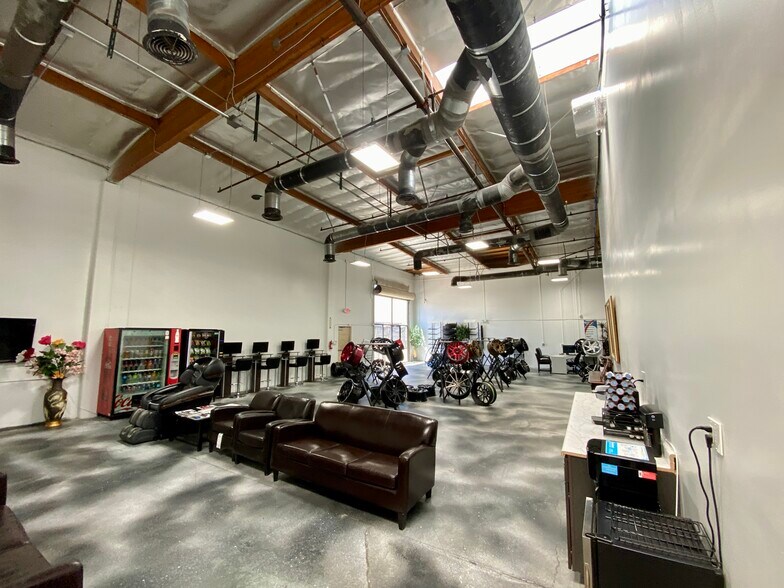 More Photos Of 1909 S Susan St, Santa Ana Distribution For Sale