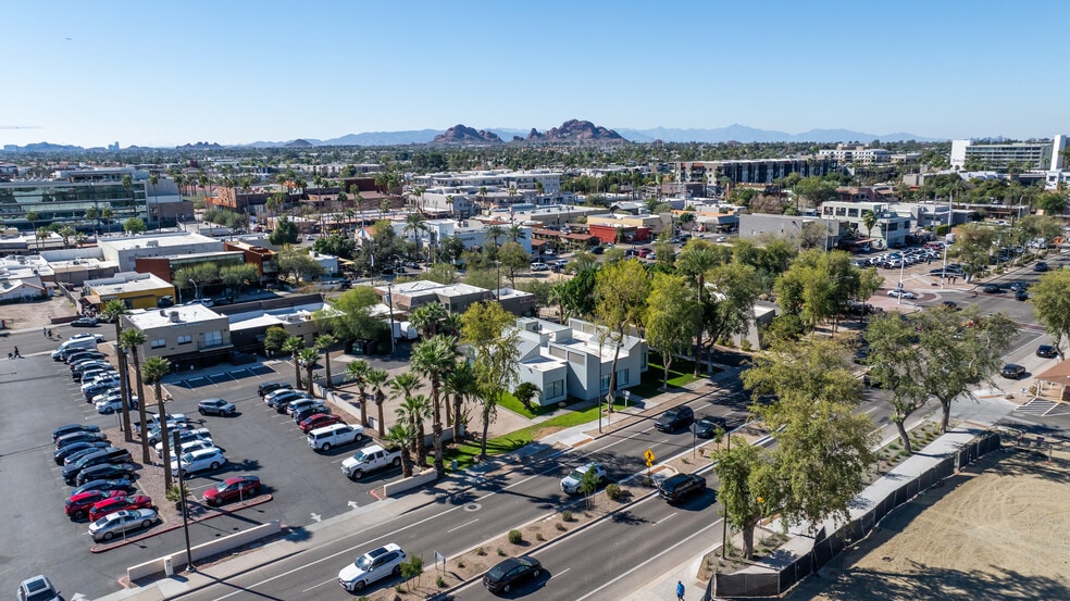 More Photos Of 7101 E Indian School Rd, Scottsdale General Retail For Sale
