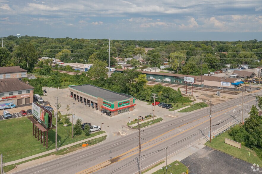 More Photos Of 915 S Kirkwood Rd, Saint Louis Auto Repair For Sale
