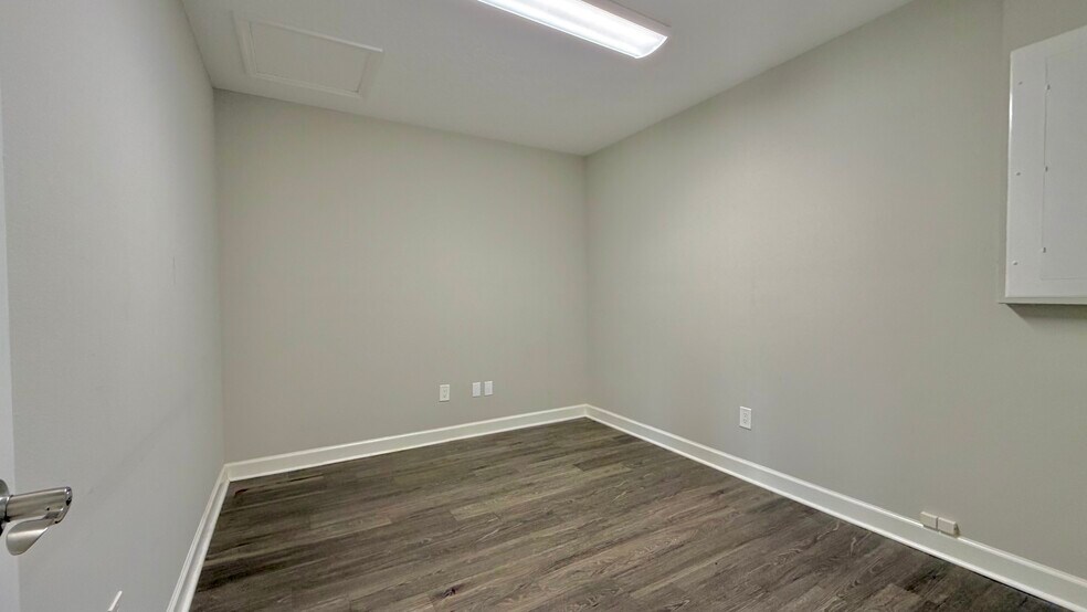 More Photos Of 1108 S State St, Bunnell Office For Lease