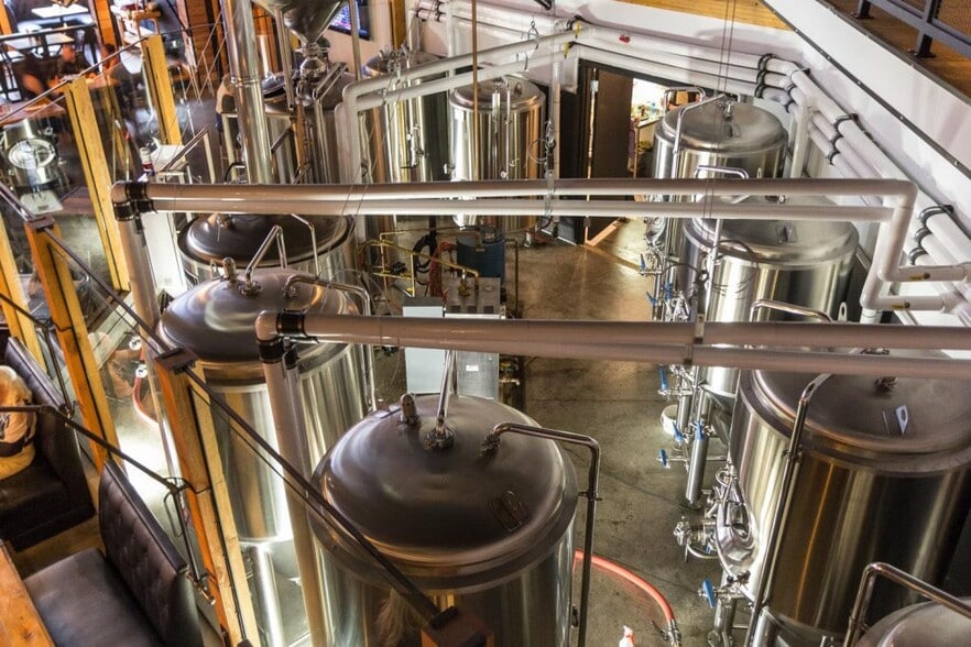 More Photos Of 2933 30 Av, Vernon Flex For Sale