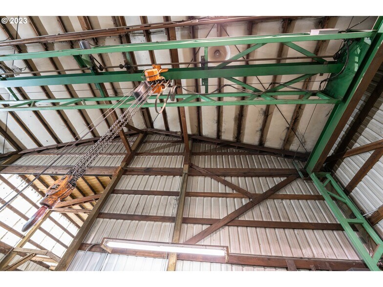 More Photos Of 94755 Quiet Valley Ln, Myrtle Point Warehouse For Lease