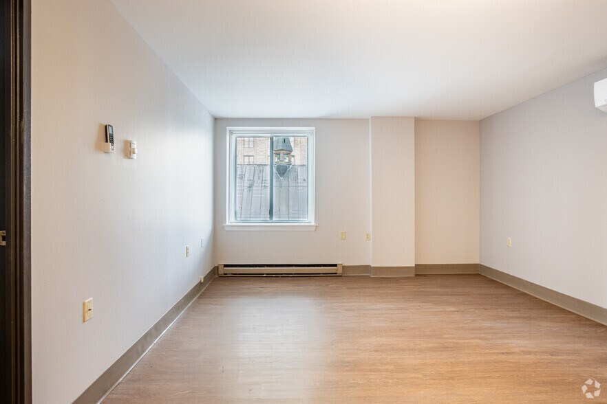 More Photos Of 195 Genesee St, Utica Apartments For Lease