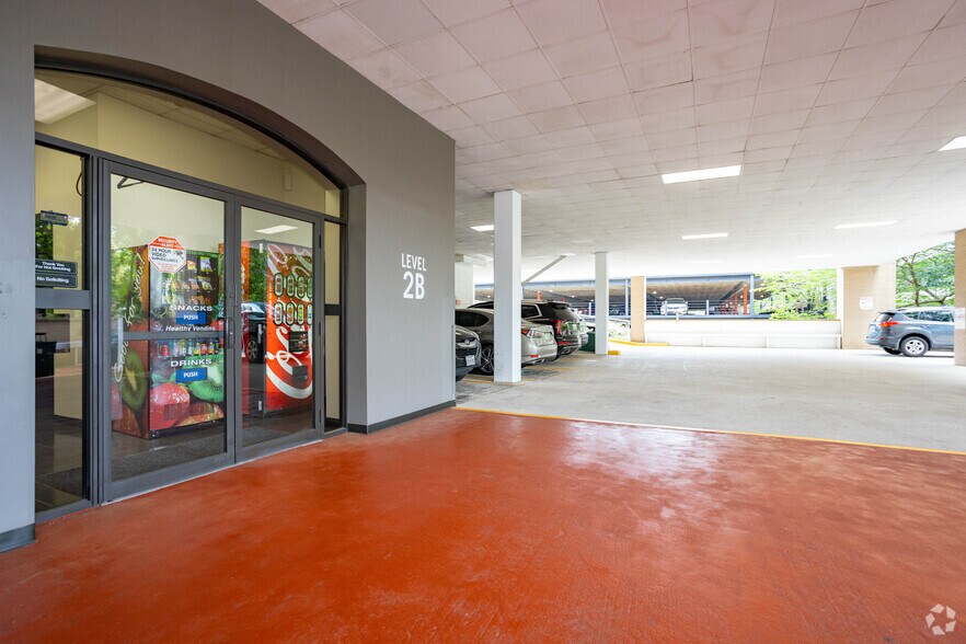 More Photos Of 550 Post Oak Blvd, Houston Office For Lease