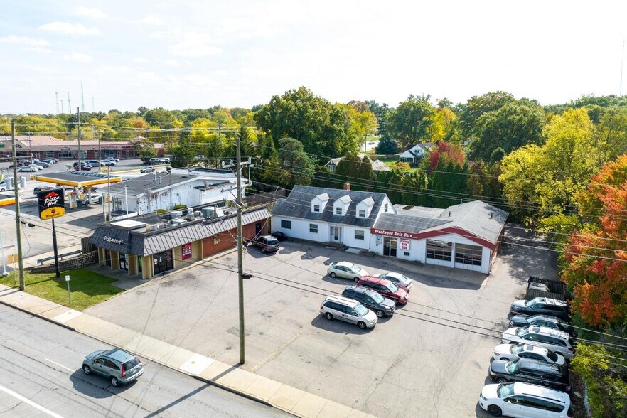 More Photos Of 913-915 W Galbraith Rd, Cincinnati Auto Repair For Sale