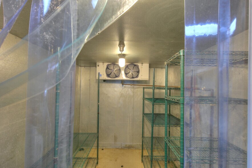 More Photos Of 523-593 E Main St, Ventura Movie Theatre For Lease