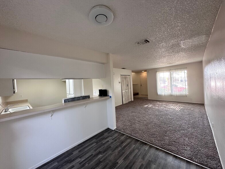 More Photos Of 12745 Navajo Rd, Apple Valley Apartments For Sale