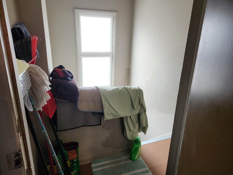 More Photos Of 50 Amherst Av, Toronto Apartments For Sale