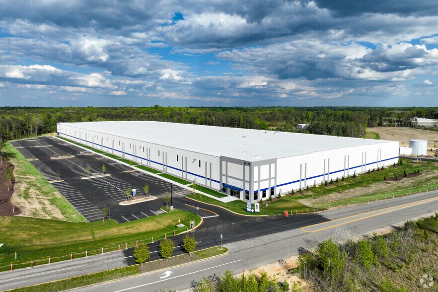 More Photos Of 11174 Enterprise Pky, Ruther Glen Distribution For Lease