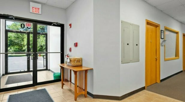 More Photos Of 850 W Bartlett Rd, Bartlett Medical For Sale