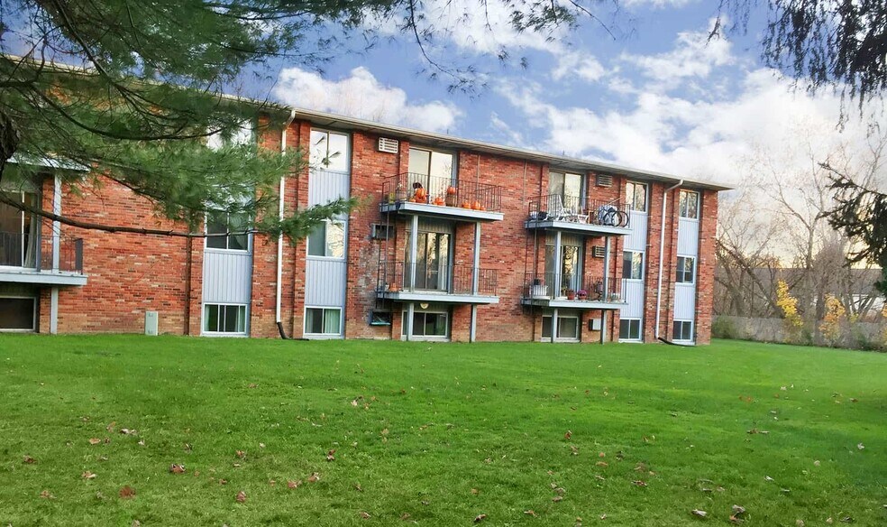 More Photos Of 44 Rickard St, Cortland Apartments For Sale