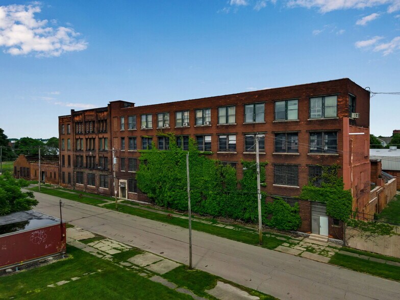 More Photos Of 203 Pratt St, Buffalo Industrial For Sale