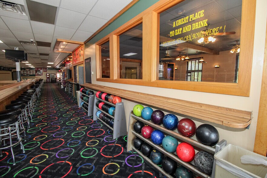 More Photos Of 125 Main St, Huron Bowling Alley For Sale