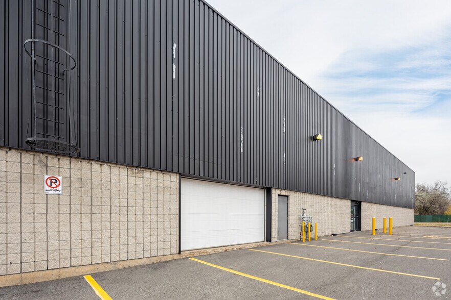 More Photos Of 9900 Boul Louis-H.-La Fontaine, Montréal Industrial For Sale