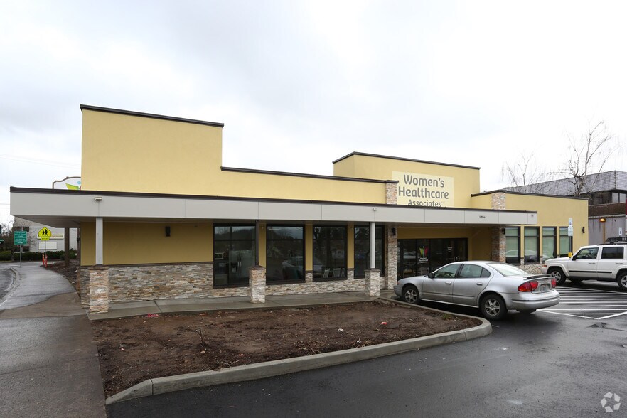 More Photos Of 10566 SE Washington St, Portland Office For Sale