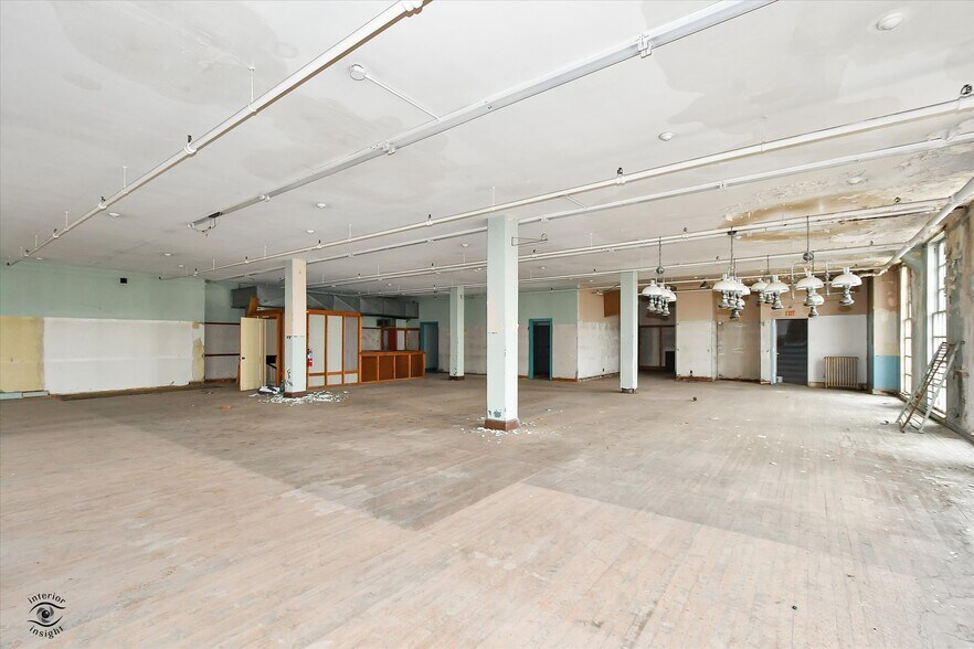 More Photos Of 800 La Salle St, Ottawa Office For Sale