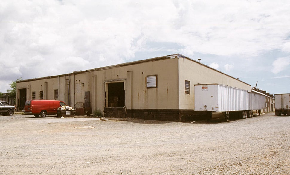 More Photos Of 375 Blair Rd, Woodbridge Light Manufacturing For Sale