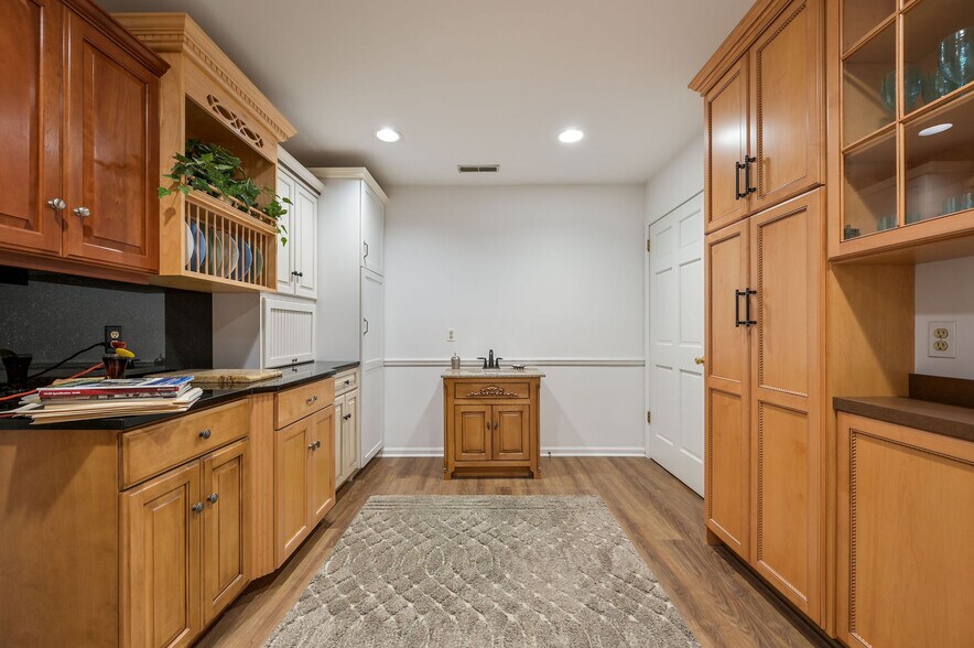 More Photos Of 9155 Campbell Ln, Bridgeville Office For Sale