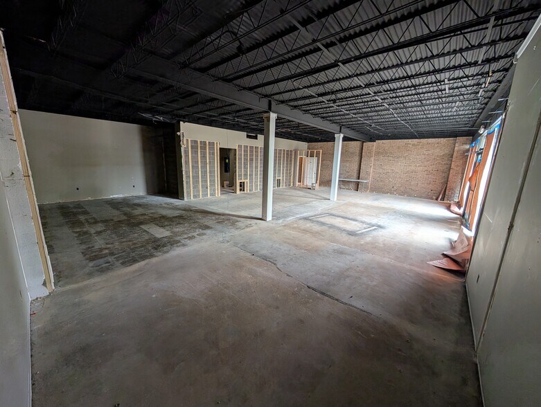 More Photos Of 364 Lindsay St, Alcoa Freestanding For Lease