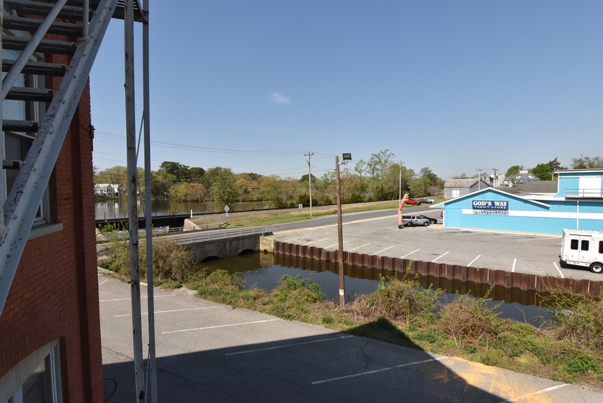 More Photos Of 125 Causey Ave, Milford Office For Sale