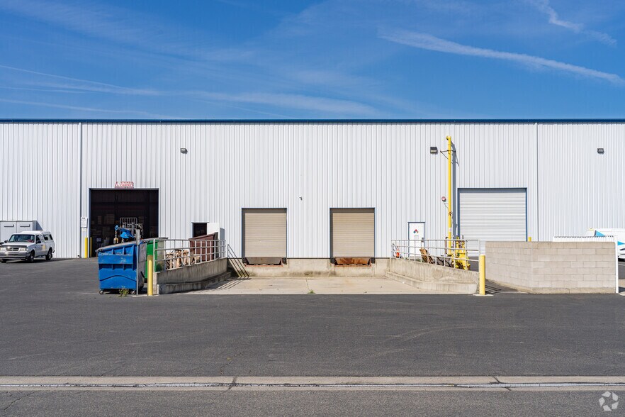 More Photos Of 7345 W Goshen Ave, Visalia Warehouse For Lease