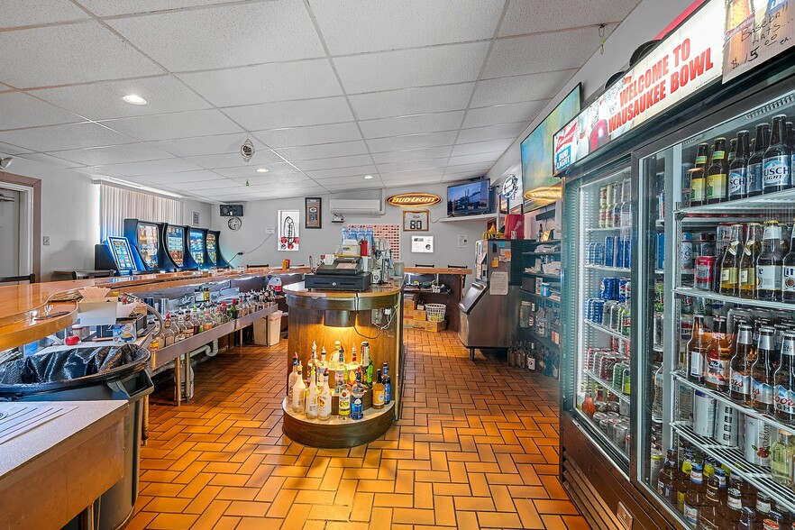 More Photos Of 326 Main St, Wausaukee Bowling Alley For Sale