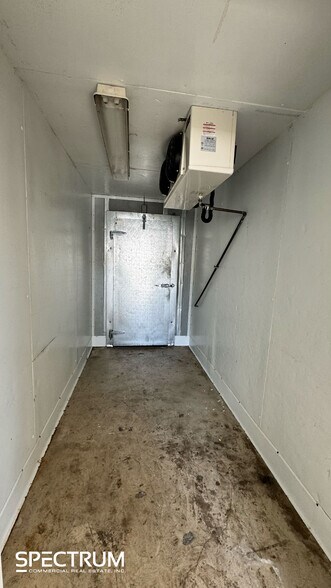 More Photos Of 8150-8166 Orion Ave, Van Nuys Warehouse For Lease