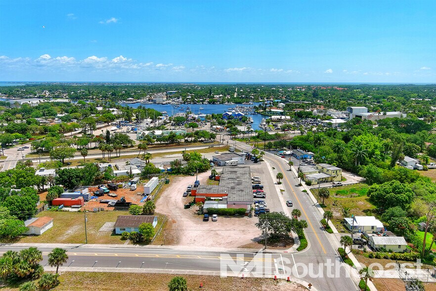 More Photos Of 4069-4129 SE Salerno Rd, Stuart General Retail For Lease