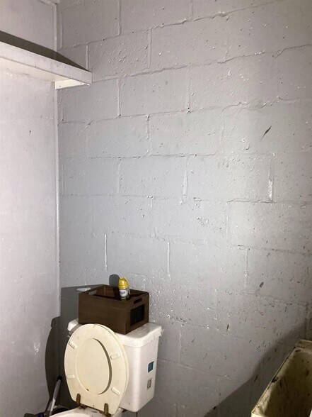 More Photos Of 114 Washington Ave NW, Russellville Auto Repair For Sale