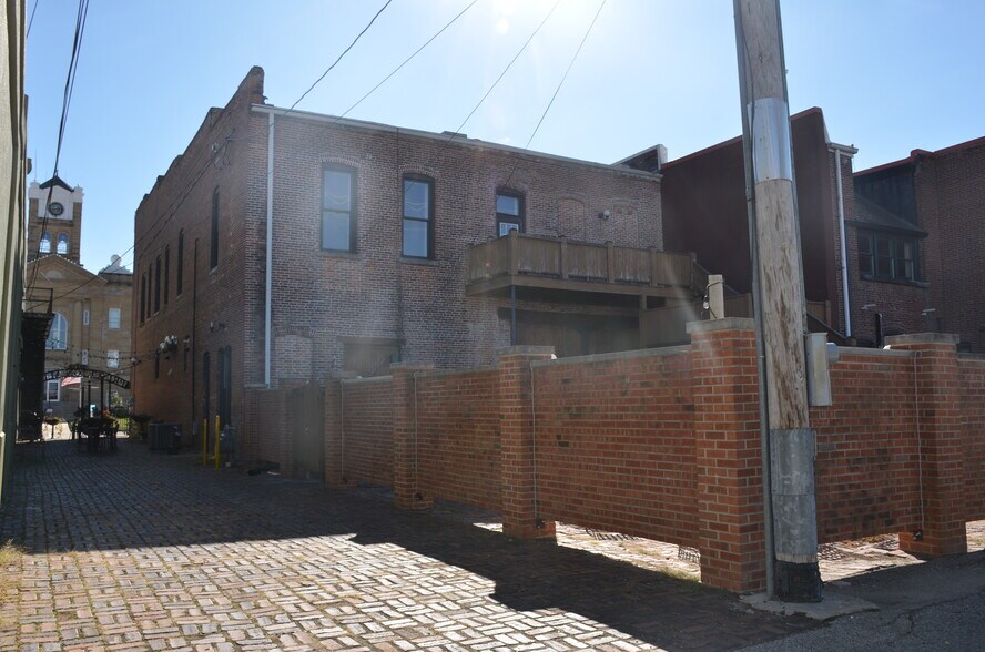 More Photos Of 11 Benton Ave E, Albia Restaurant For Sale