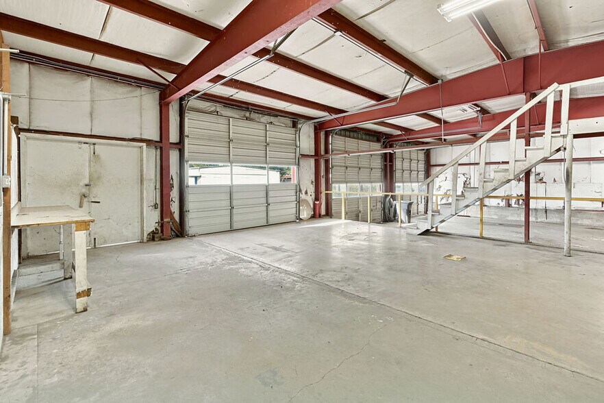 More Photos Of 1416 Linda Dr, Daingerfield Auto Repair For Sale