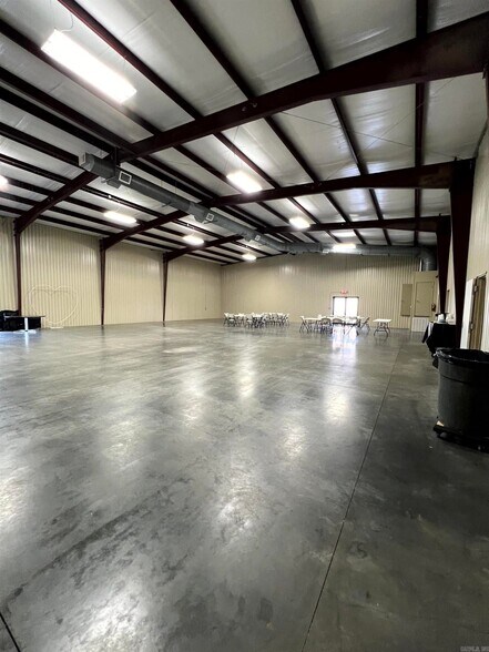 More Photos Of 418 Eastline Rd, Searcy Light Distribution For Sale