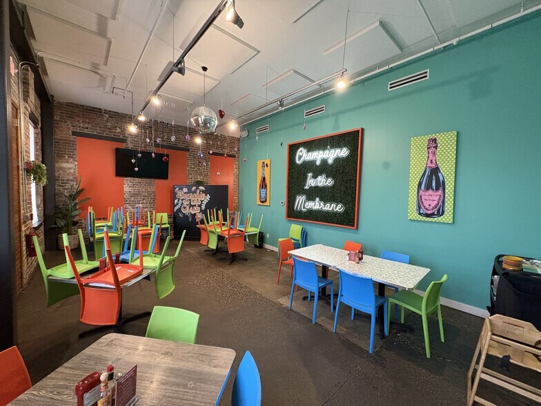 More Photos Of 212 E 3rd St, Des Moines General Retail For Sale