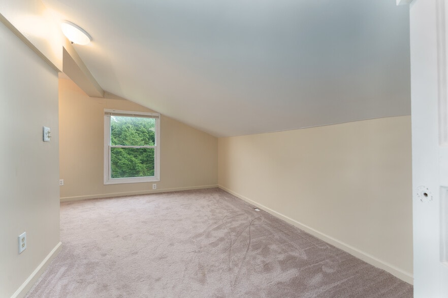 More Photos Of 15921 W M 36, Pinckney Light Distribution For Sale