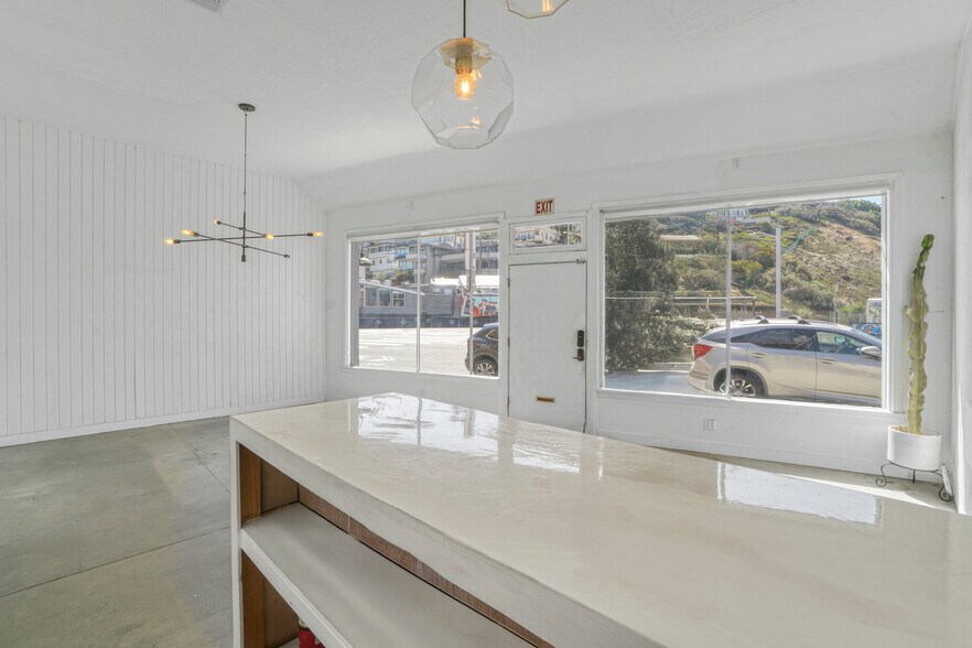 More Photos Of 177 Culver Blvd, Playa Del Rey Storefront For Lease