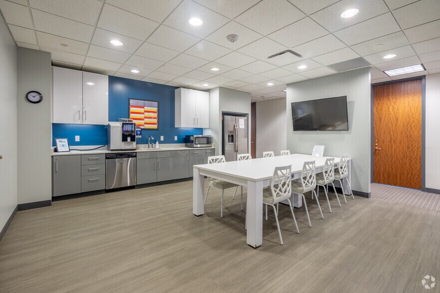 More Photos Of 600 Superior Ave, Cleveland Coworking Space