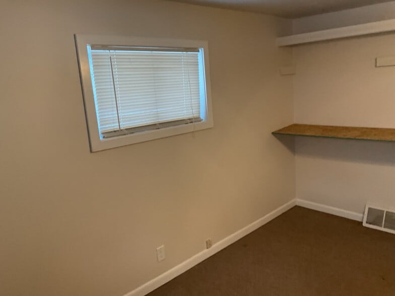 More Photos Of 10433 N Holly Rd, Holly Self Storage For Lease