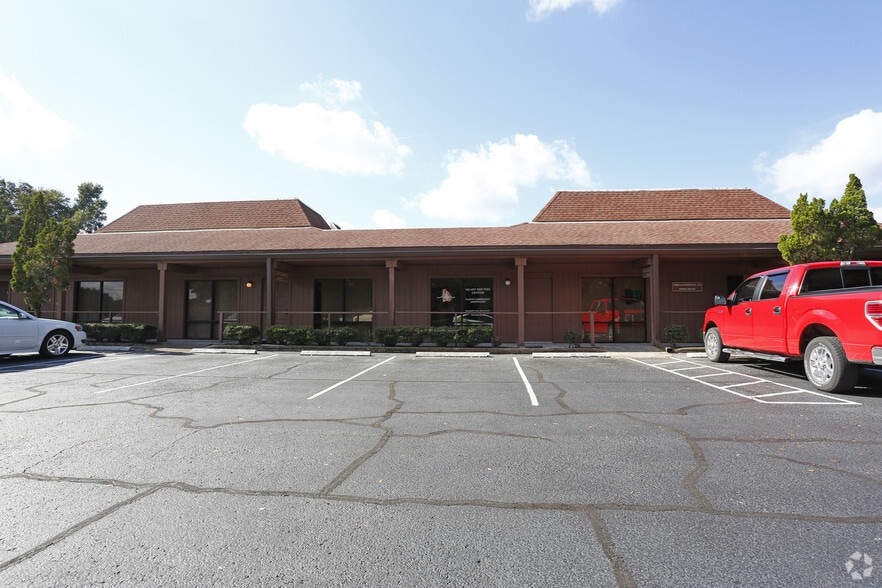Primary Photo Of 6725 Cedarridge Dr, Zephyrhills Medical For Lease