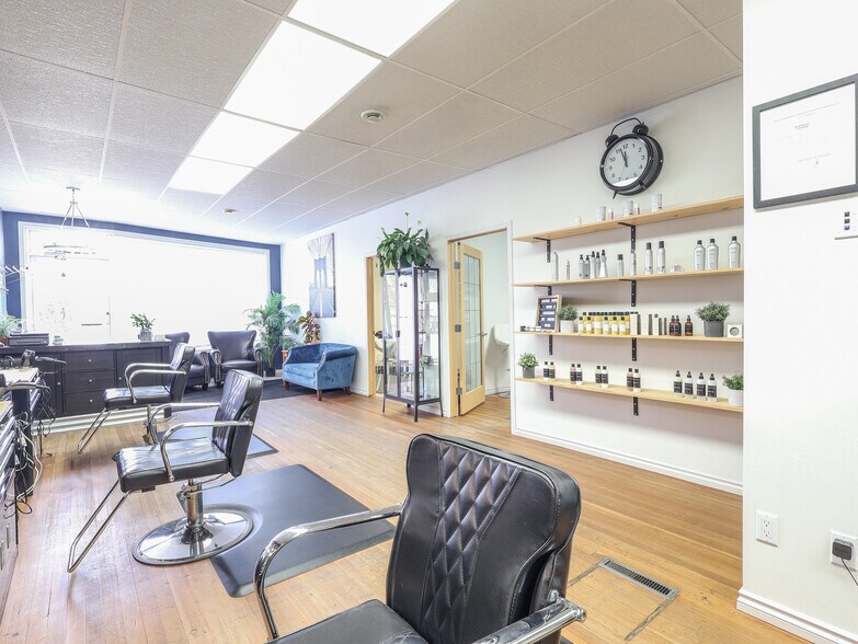 More Photos Of 5010 50 st, Stettler General Retail For Sale