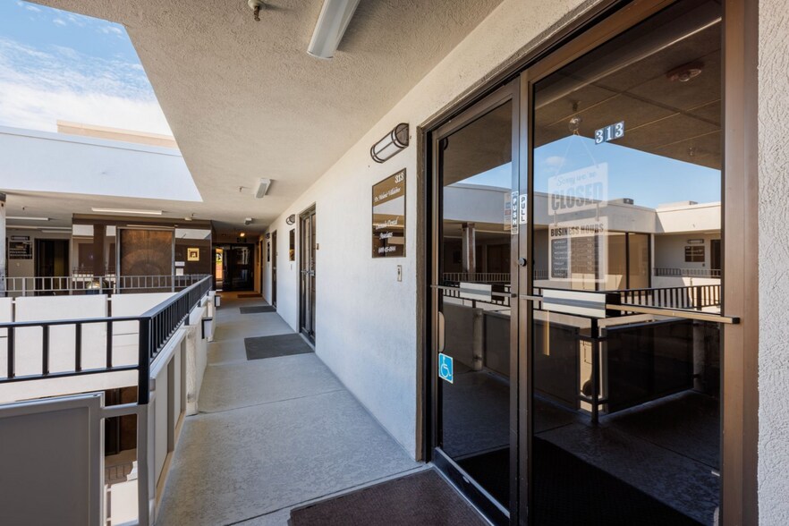More Photos Of 1001 B Ave, Coronado Medical For Lease